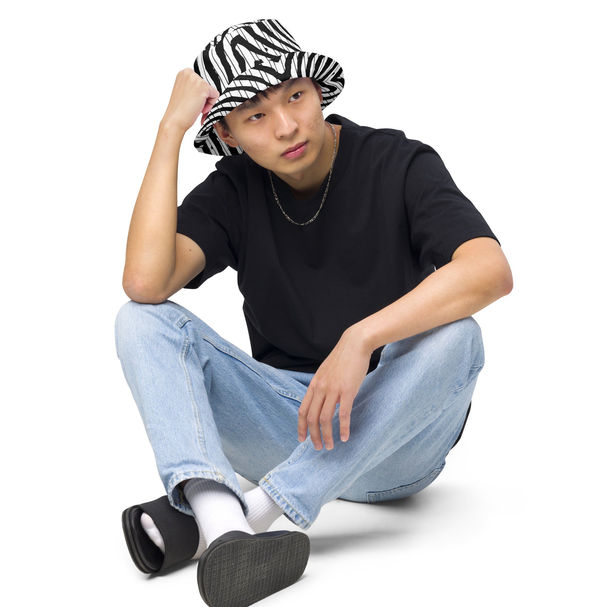 Flow Reversible Bucket Hat