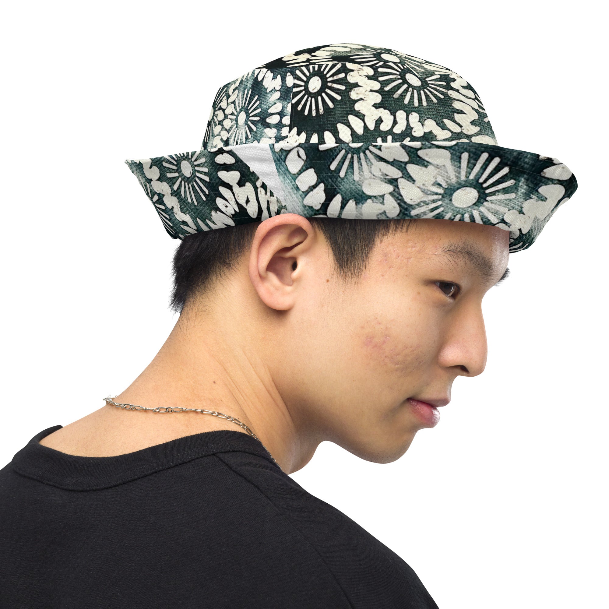 Reversible bucket hat